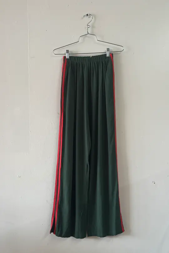 #28: XS Scrap Sporty Lazy Pants Soft Linen - Forest Green / Red
