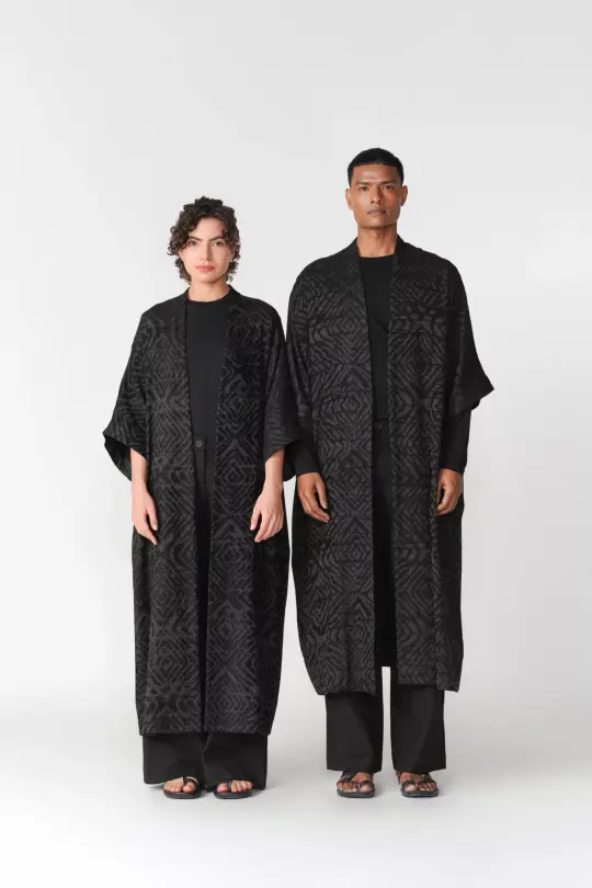 JACQUARD KIMONO SLEEVE OVERLAY