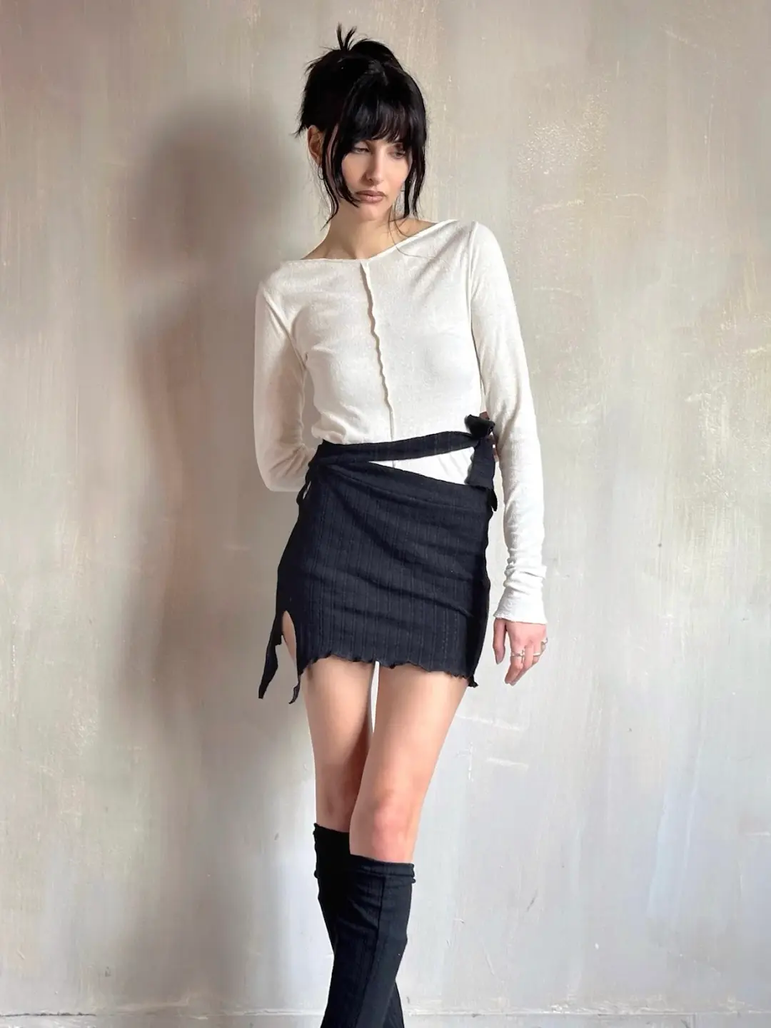 Sample Sale: Sweater-Knit Mini w/ Keyhole (Size I, 26" Waist)