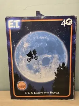 Neca ET & Elliott With Bicycle NIB Action Figure 40th Anniversary