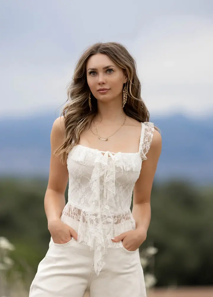 Gayle Top in Lily