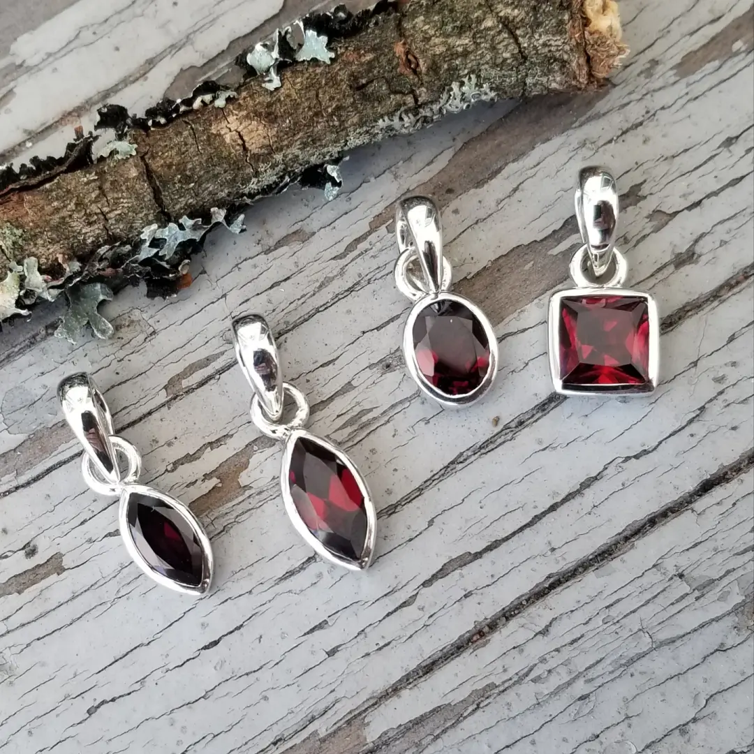 Classic Facet - Garnet Pendant in Sterling Silver