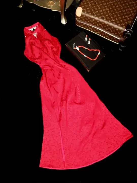 Red sleeveless halter neck fitted waist midi ball gown R6402