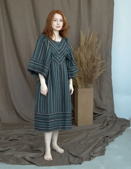 Robe  'Adelina' en lin rayé châtaigne