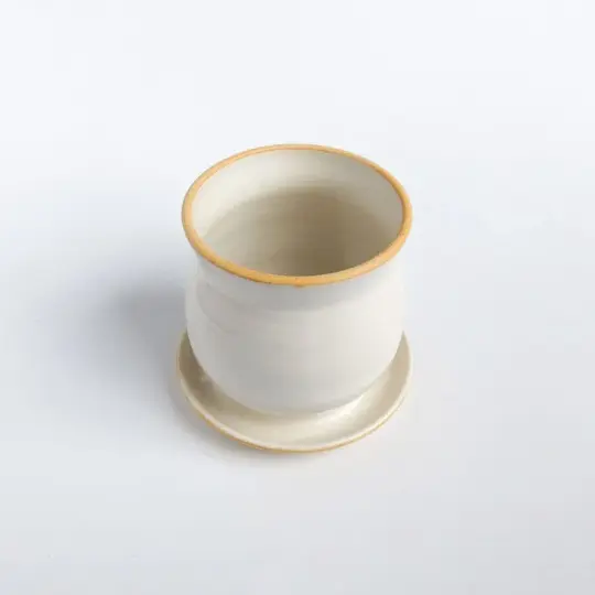 Medium Planter White/Cream Solid