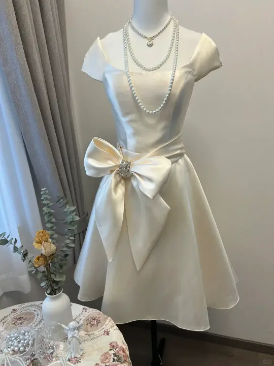 White short sleeve elegant neckline satin waist slim fit short skirt homecoming dress R4168