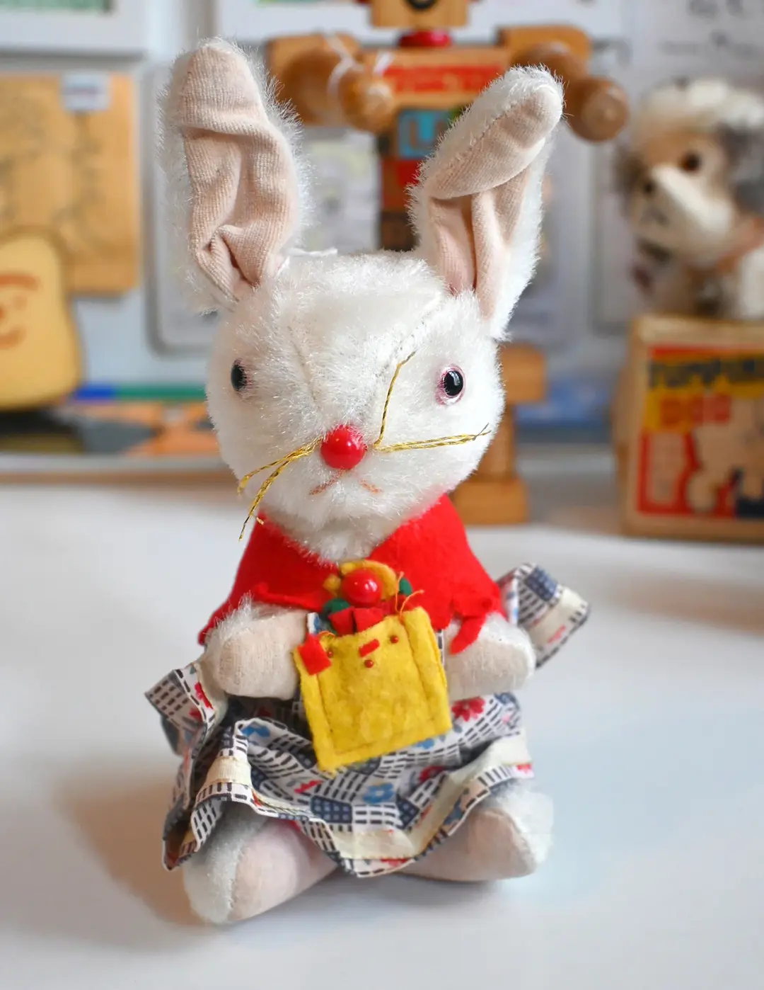 "Shoping Bunny" Vintage Toy