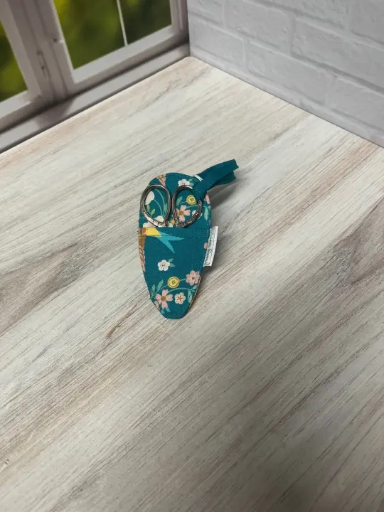 Teal Floral Case w/Scissors