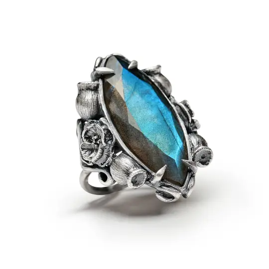 The Queen of Sleep. Labradorite Ring. Size 7.25.