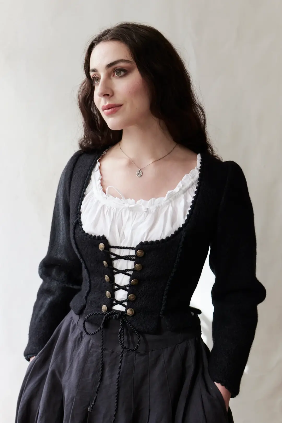 Veste corsetée 'Aneta' en laine noire