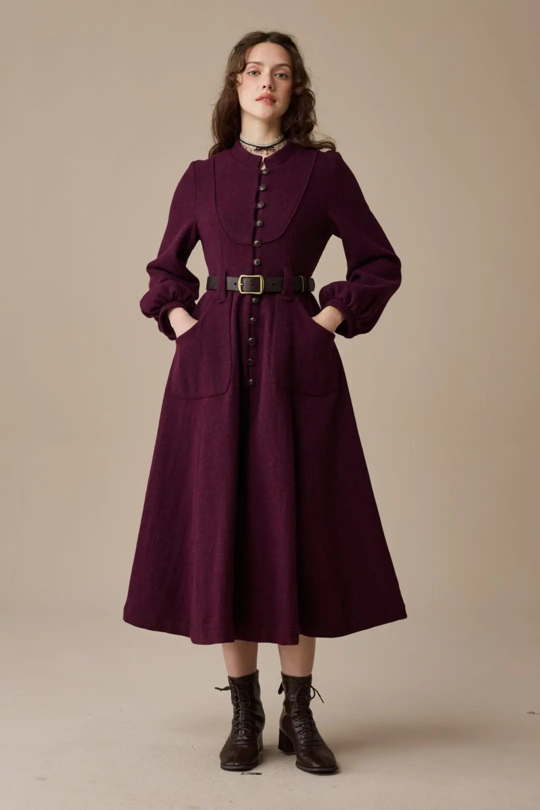 Margaret 25|100% wool buttoned down coat