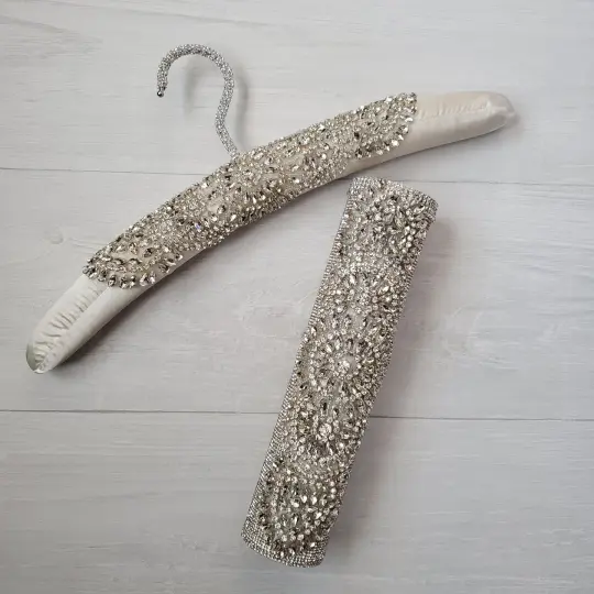 "Courtney" Bridal Hanger and Bouquet Holder