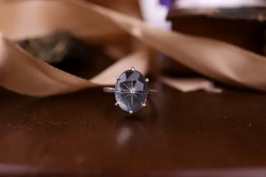 Captured Star Ring - Silver