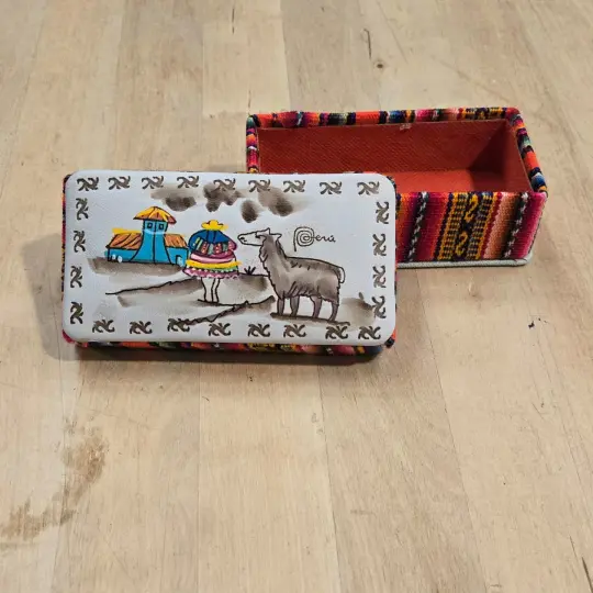 Alpaca Scene Trinket Box