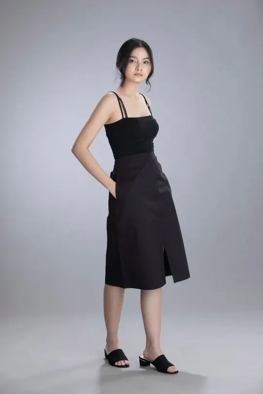 Last Night Black Straight Skirt with front slit