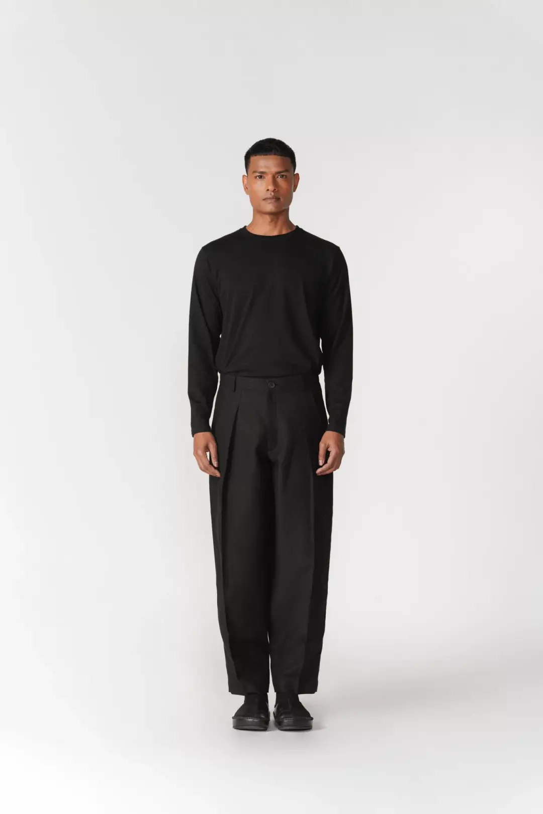 KNIFE PLEAT BARREL PANTS