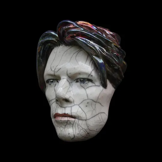 The Man Who Fell To Earth – Raku Mask