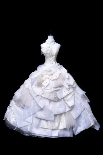 White strapless, fitted waist, full skirt, long ball gown R8679