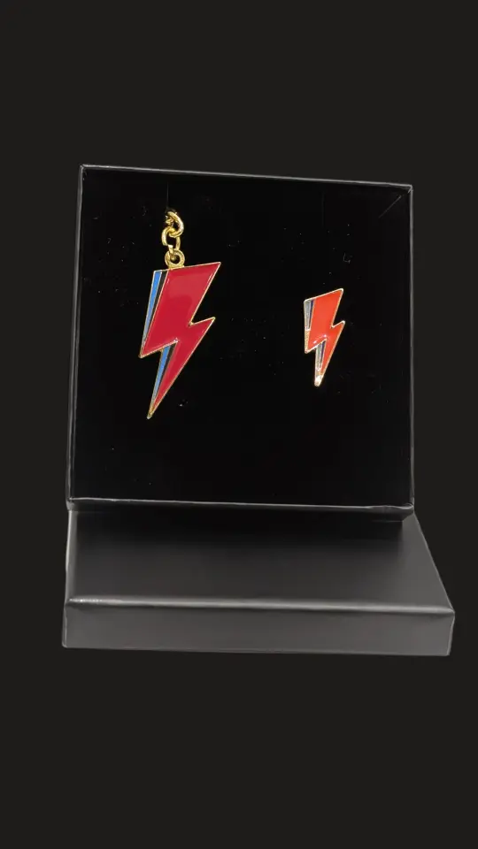 Lightning Bolt Keyring and Badge Set