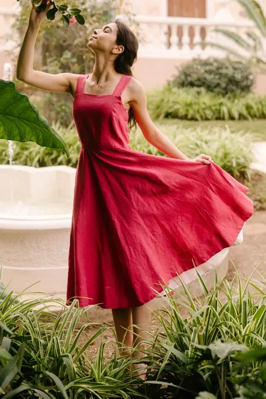 Pinafore – Sleeveless Linen Midi Dress