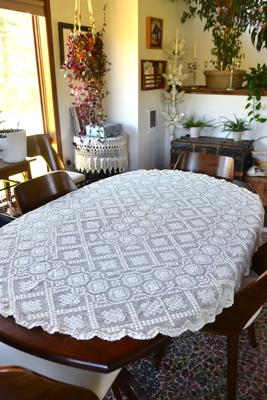 Medium Vintage Oval Lace Tablecloth #1
