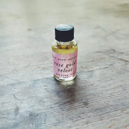 Rose Gold Velvet Perfume Oil with Amber, Dragon’s Blood & Frankincense