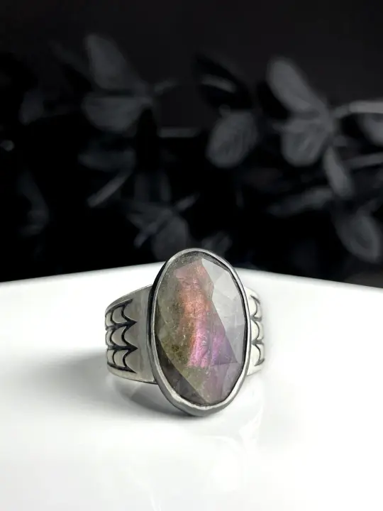 Purple Labradorite Creeper Ring - Size 10