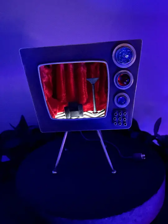 Twin Peaks TV Sculpture