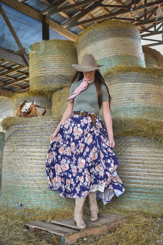 White Bear Skirt in Apple Blossom – M
