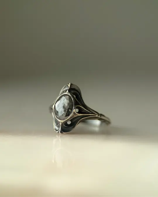 Navis // 6x8mm