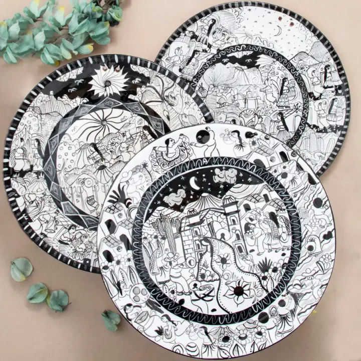 Black & White Hand-Painted Xalitla Narrative Decorative Plates