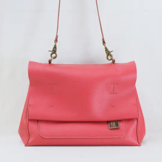 Yip Yip Tote in pebbled tomato red