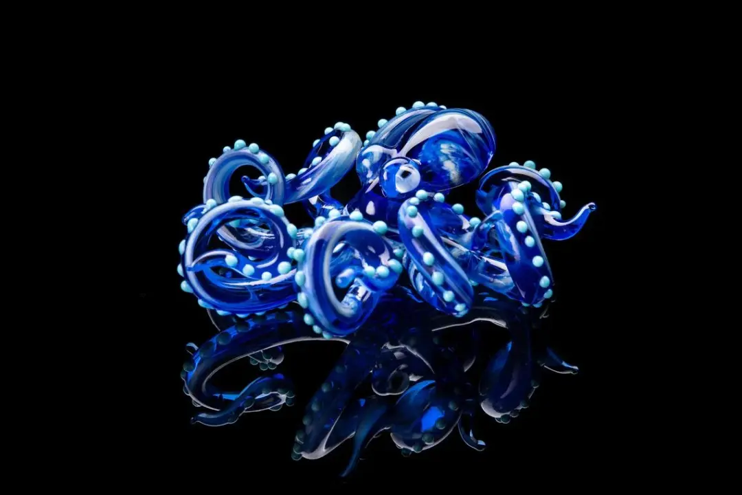 Bright Blue Glass Octopus Figurine Miniature Sea Art Sculpture 4.5cm