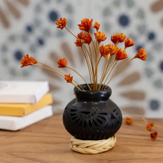 Mini Barro Negro Lattice Decorative Vase