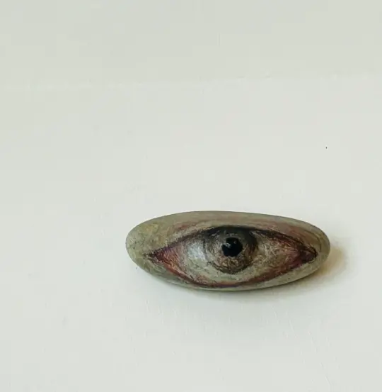 2 (eye)