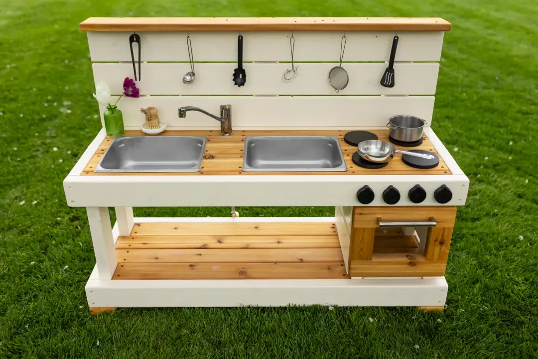 Fancy Painted Mud Kitchen with Oven (Left Sinks)