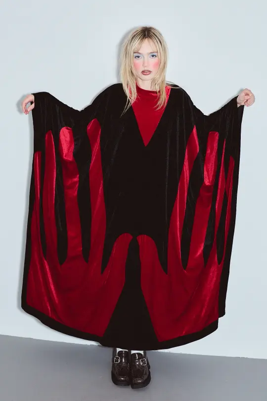 Manos Cloak