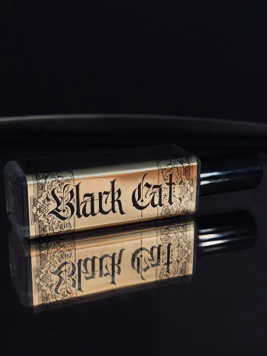 BLACK CAT | Milky + Smoky Vanilla - 30ml Fragrance Extrait