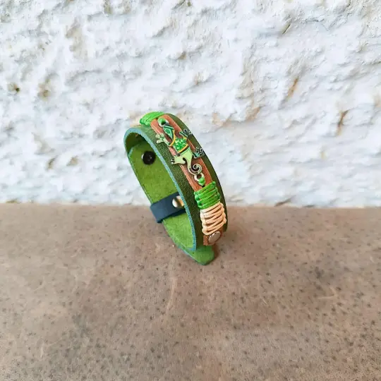 Madagascar Leather Bracelet | Green Gecko Bracelet | Unisex Travel Jewelry