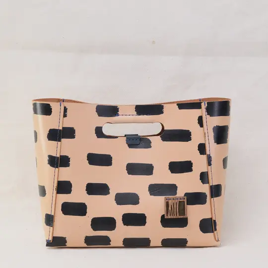 Medium Grab-handle Clutch dash