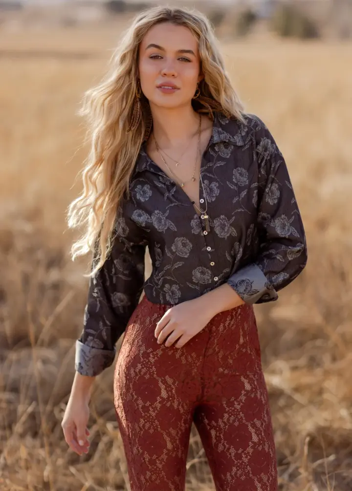Agnecia Top in Dark Rose