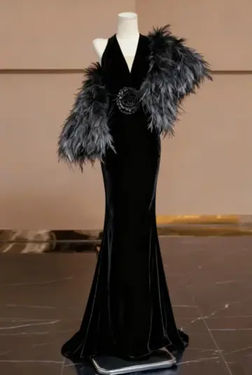 Black halter-neck fitted waist sexy long ball gown R6434
