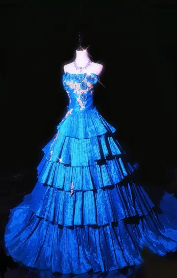 Blue strapless fitted waist slim-fitting ball gown with a full skirt R8683