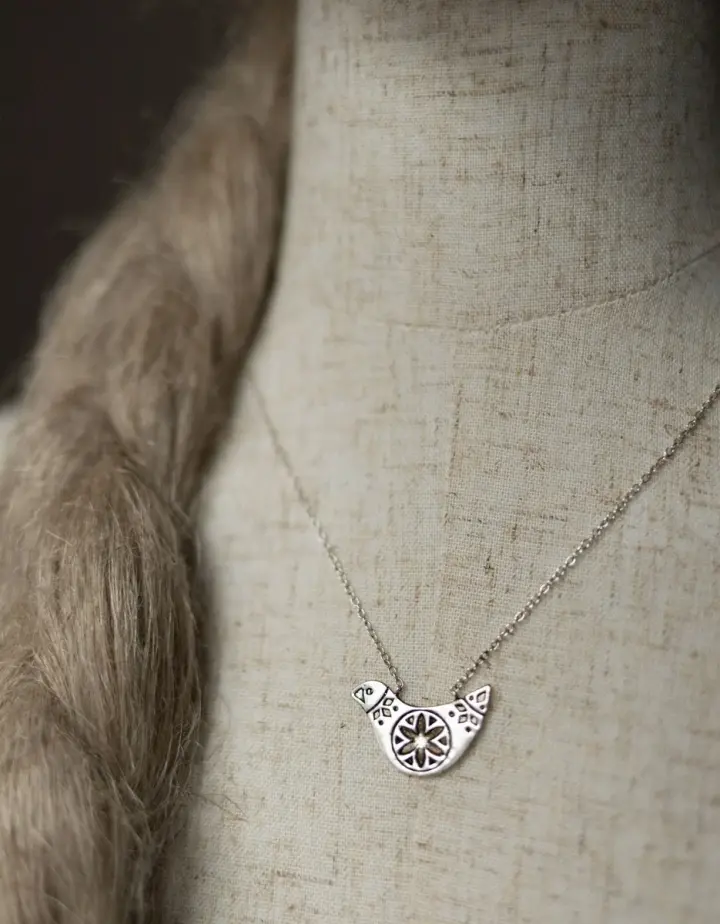 Pendentif 'Svyra' oiseau lituanien sur chainette argent 925