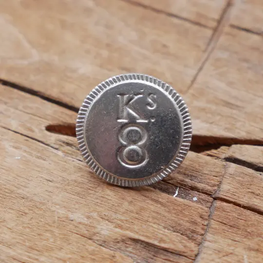 15/16" and 3/4" King's 8th Regiment of Foot Button (British) 1768-1786