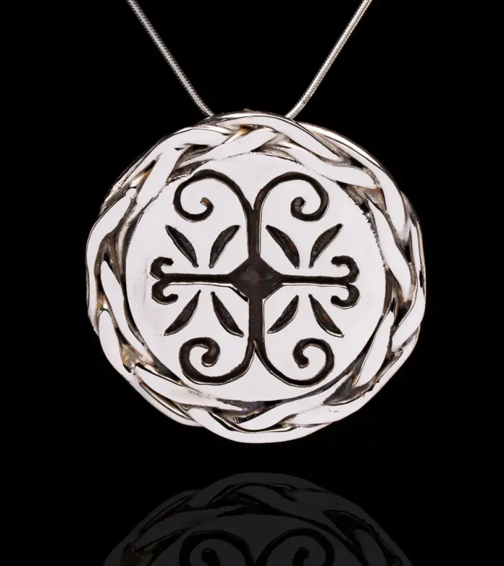 Wolastokiyik skicinuwihq,  people of the beautiful river, braided pendant