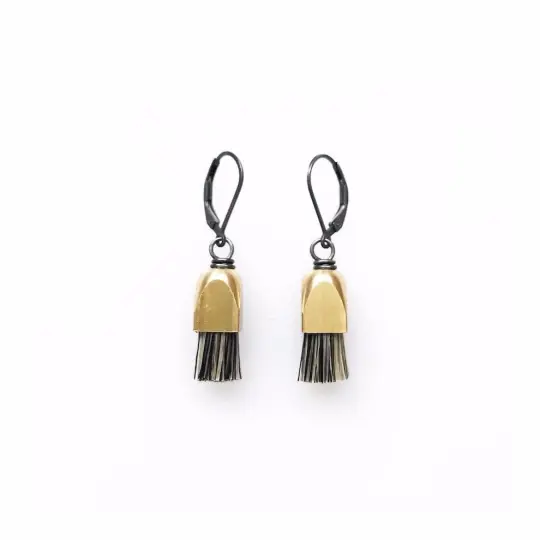 Eno Earrings in Grey