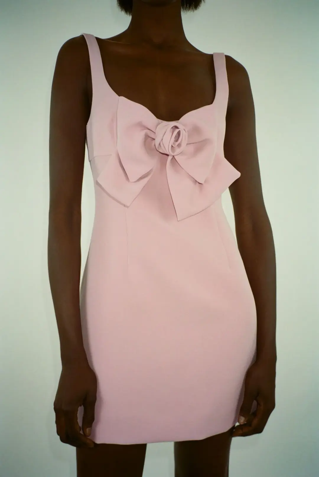 Pink halter neckline three-dimensional flower waist slim short skirt homecoming dress R3511