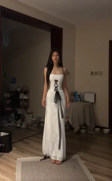 White halter-neck fitted lace skirt ball gown R8076