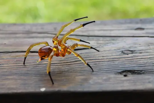 Amber Glass Spider Figurine – Handmade Murano Lampwork Decoration